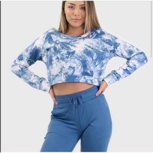 Balance Athletica (now VITALITY) Cropped Blue/White Tie Dye Sweatshirt Medium